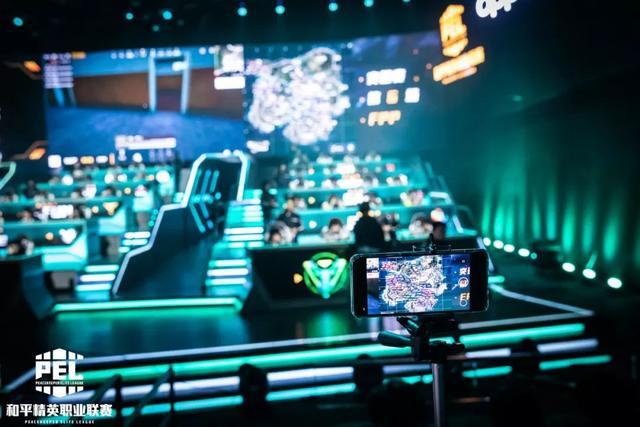 队开展合作 队开展合作