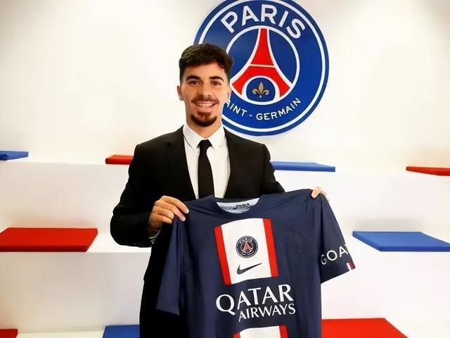 与球迷一起 与球迷一起