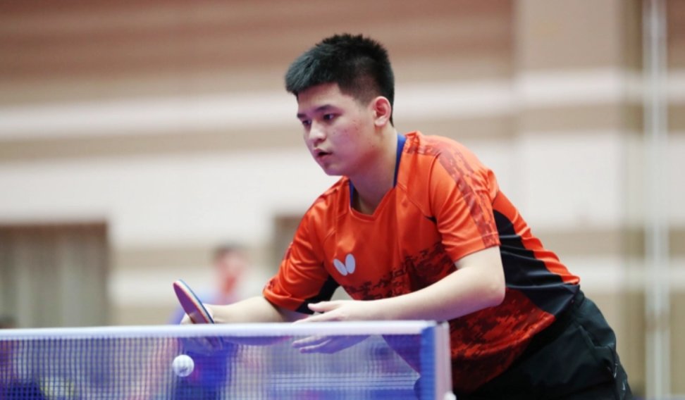 超龄的比赛 超龄的比赛